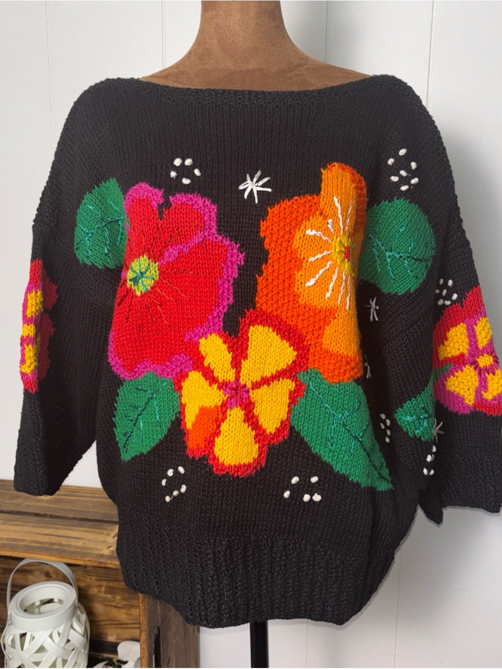 Vintage Hand Knit Jennifer Reed Black Floral Sweater sz Large Cottage-core(flaw)